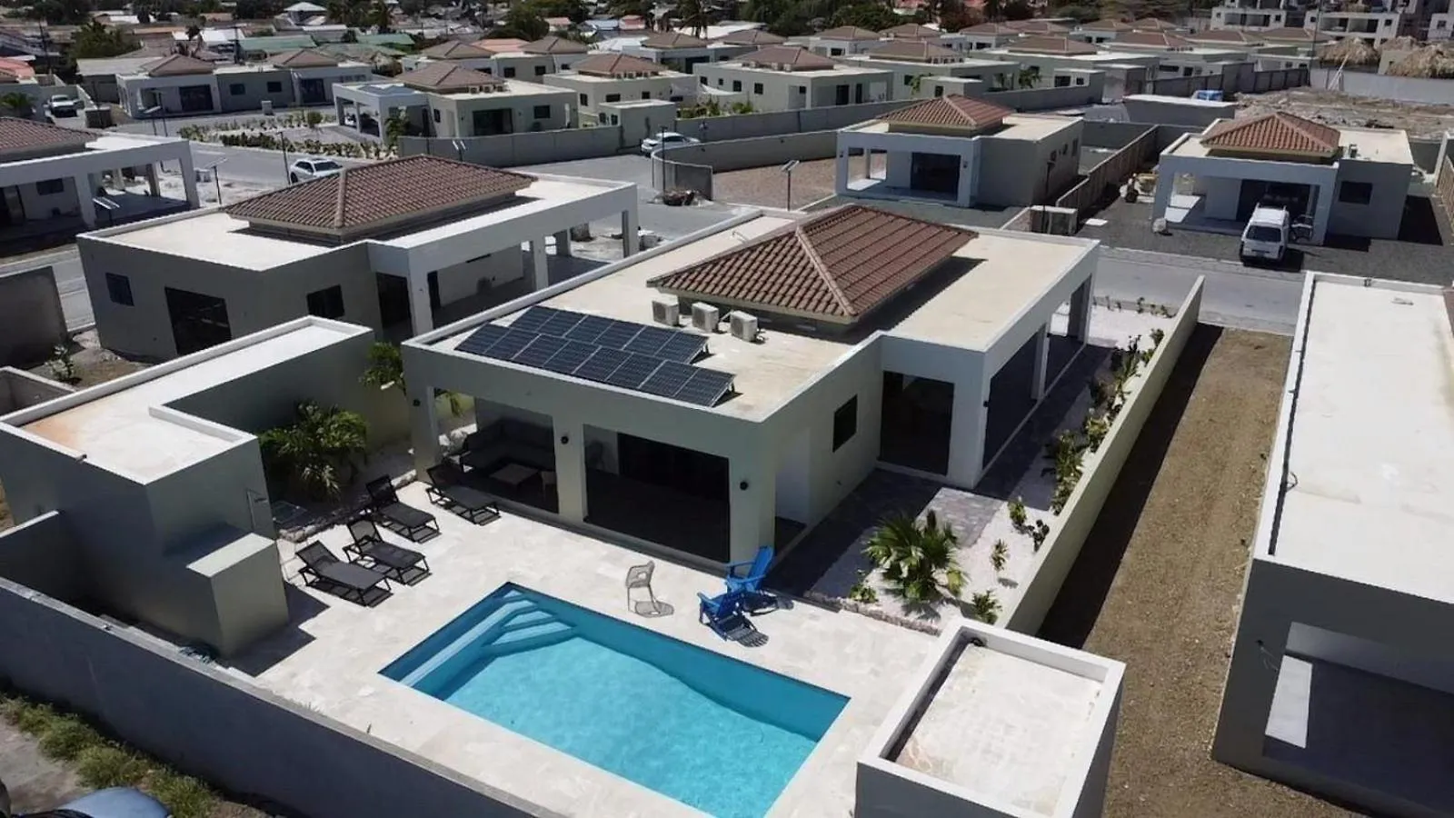 Villa Jasmijn With Pool, Mambo Beach Willemstad