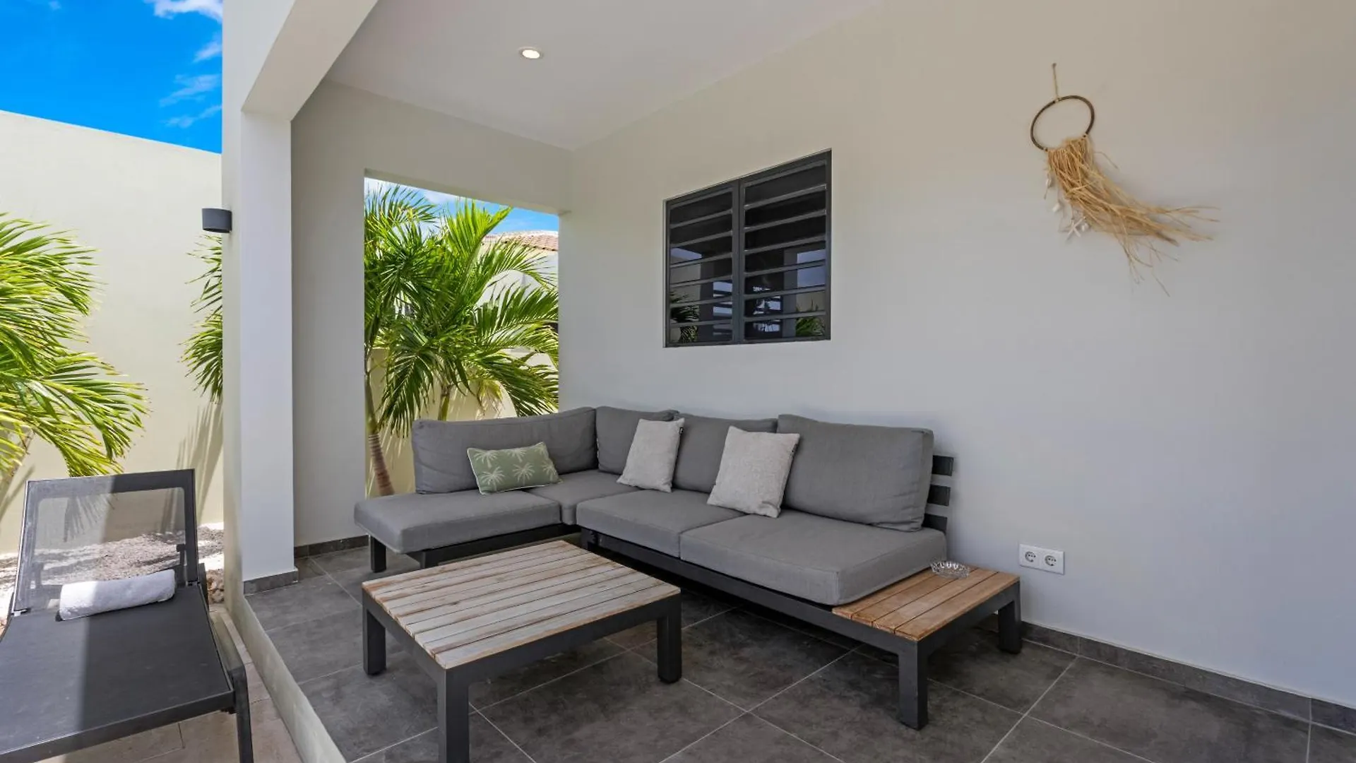 Villa Jasmijn Met Privezwembad, Mambo Beach Willemstad