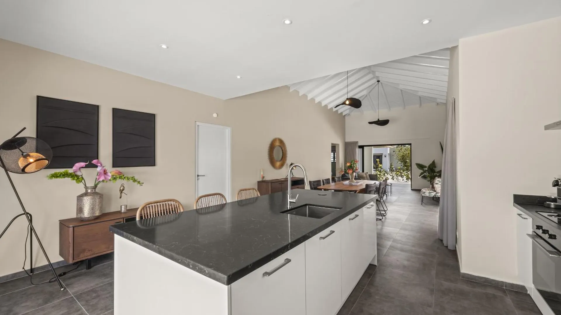 Villa Jasmijn Met Privezwembad, Mambo Beach Willemstad