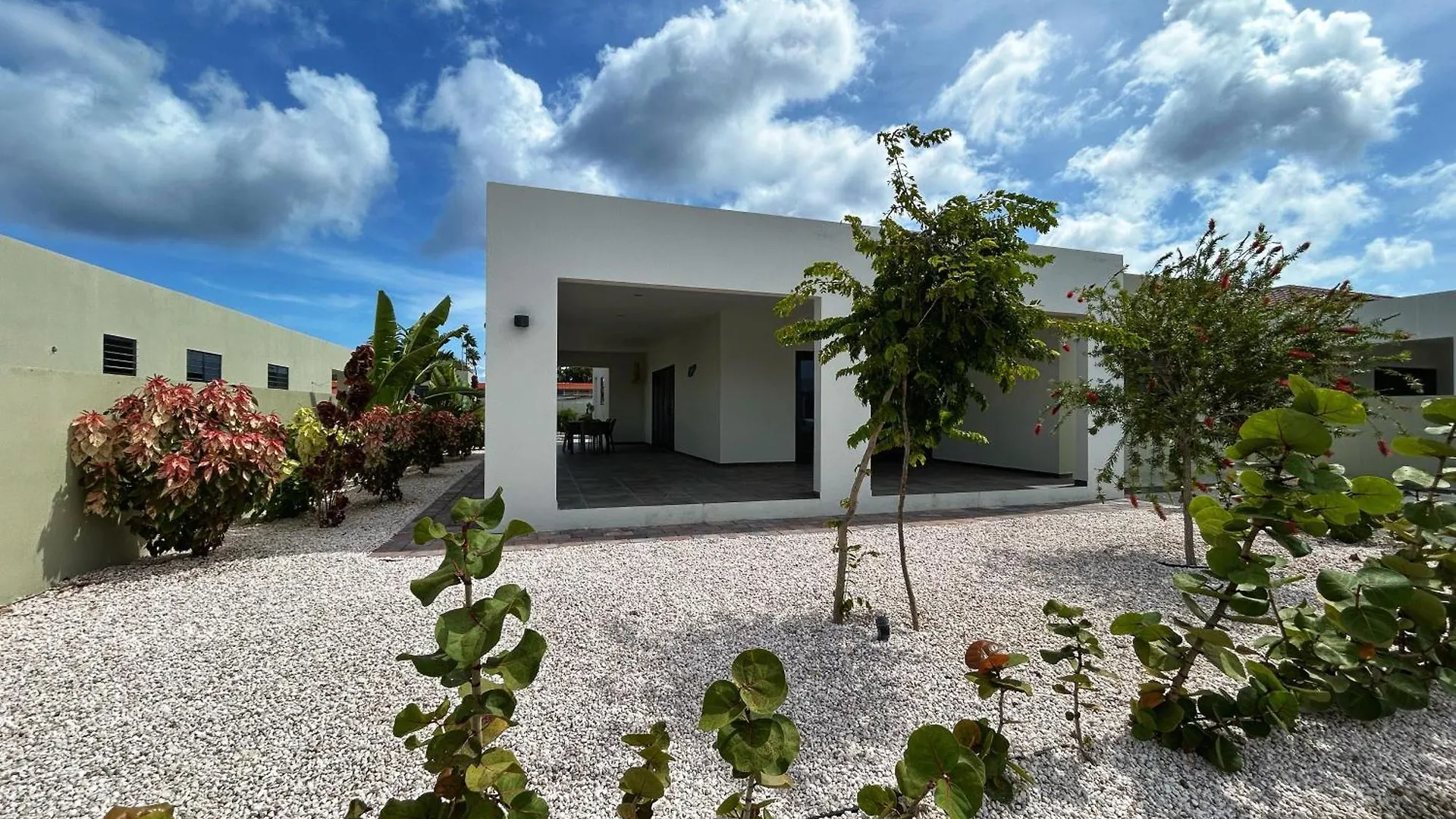 Villa Jasmijn With Pool, Mambo Beach contacts